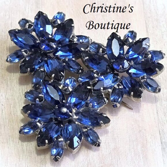 Blue rhinestone pin, statement pin, vintage pin, rhinestone pin, flower cluster - Picture 1 of 4